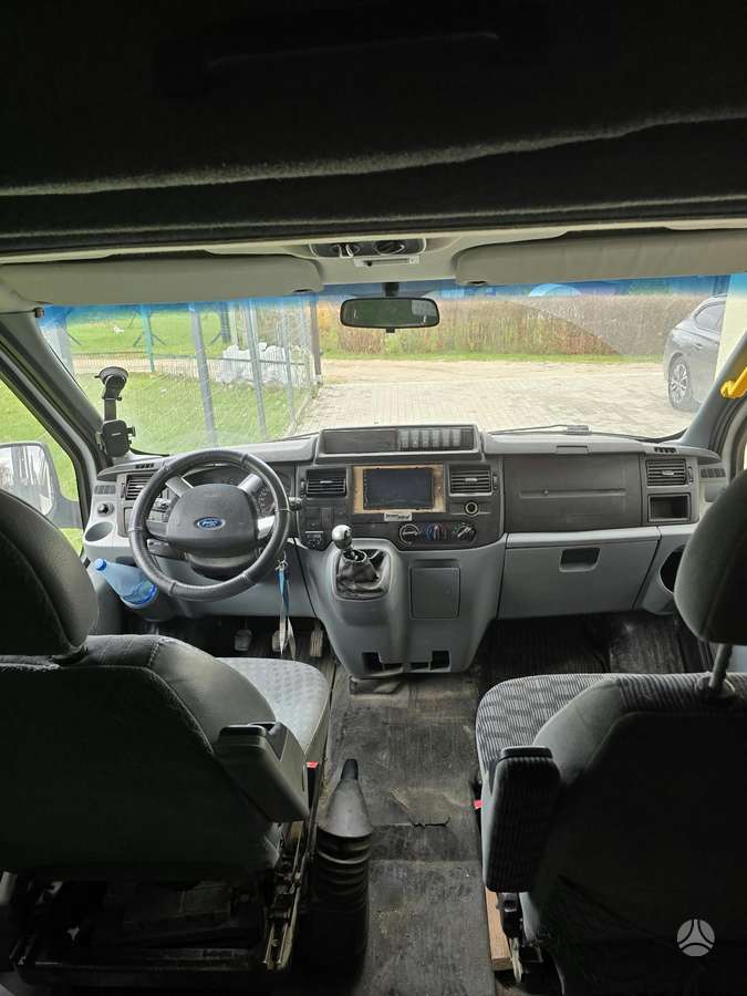 Ford Transit 2009 — rear view