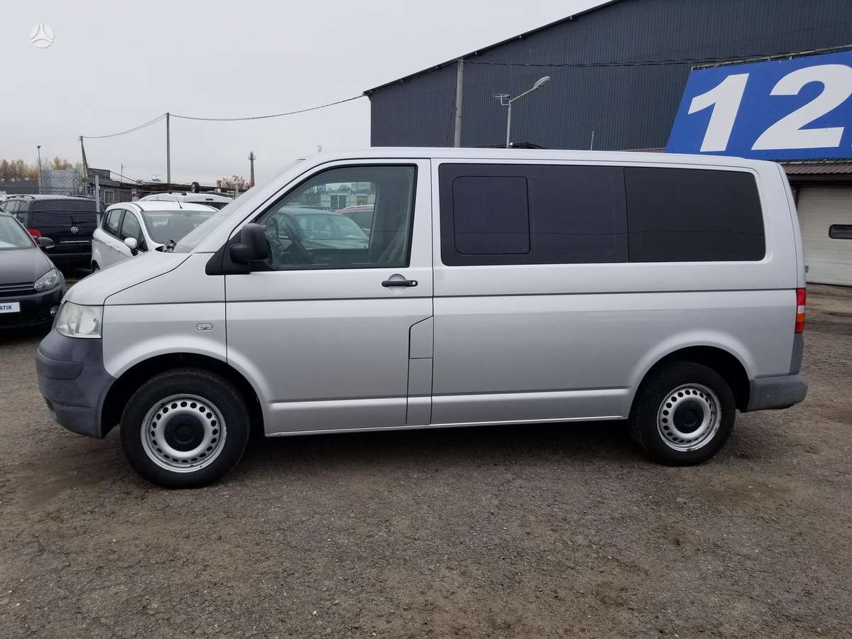 Volkswagen Caravelle 2008 — interior
