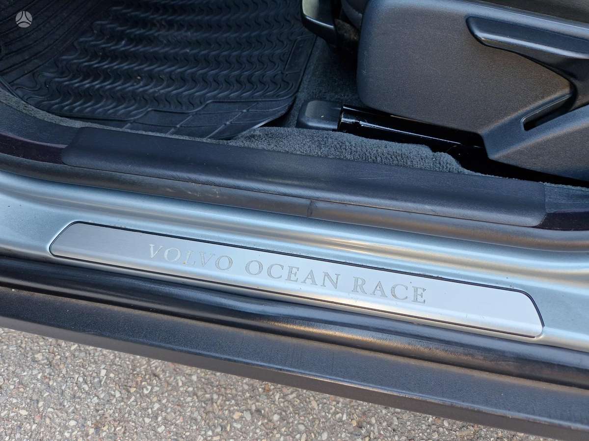 Volvo XC70 2009 — photo 12