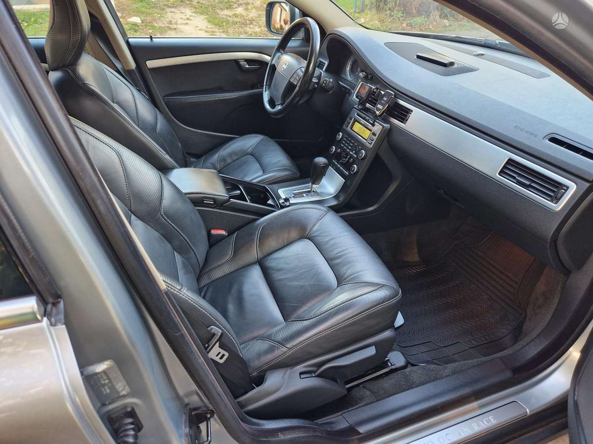 Volvo XC70 2009 — photo 14