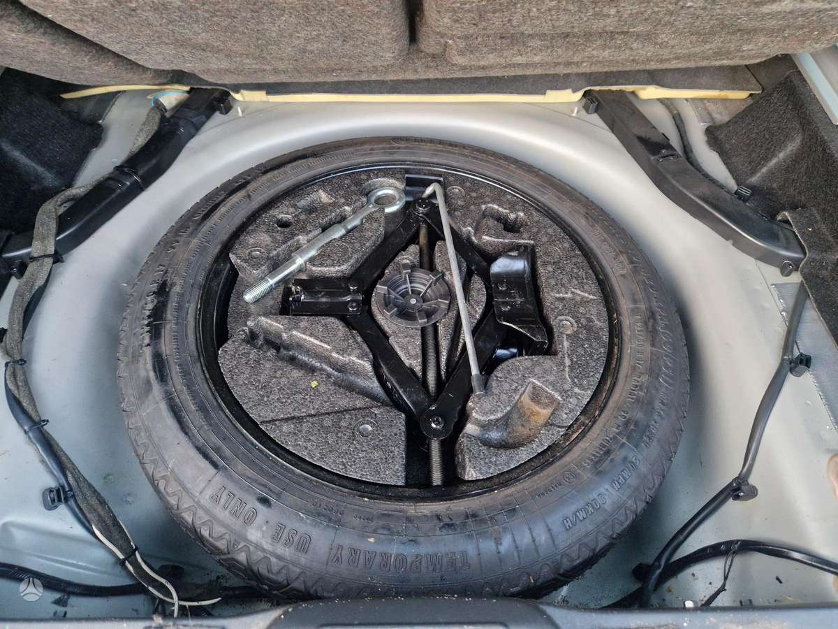 Volvo XC70 2009 — photo 18