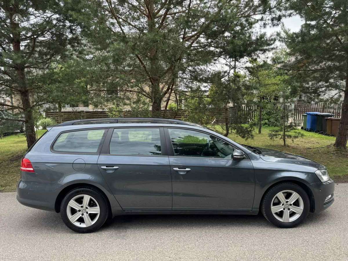 Volkswagen Passat 2011 — engine 1600 cm³, 105 HP (77kW)