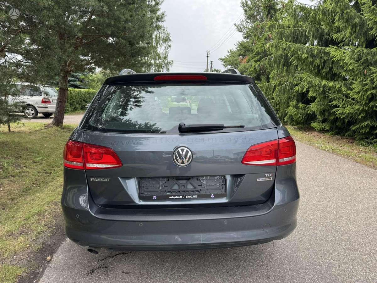 Volkswagen Passat 2011 — photo 6