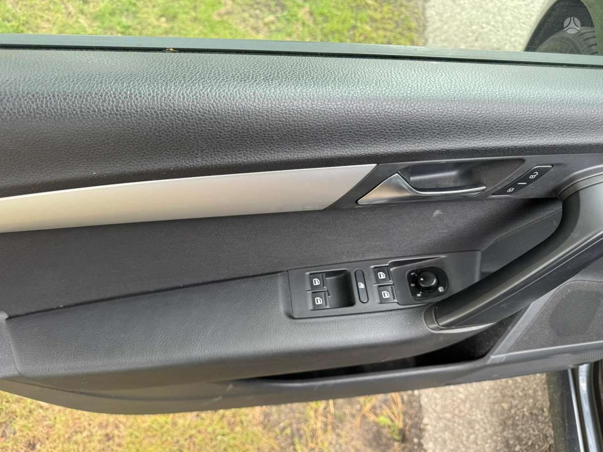 Volkswagen Passat 2011 — photo 9