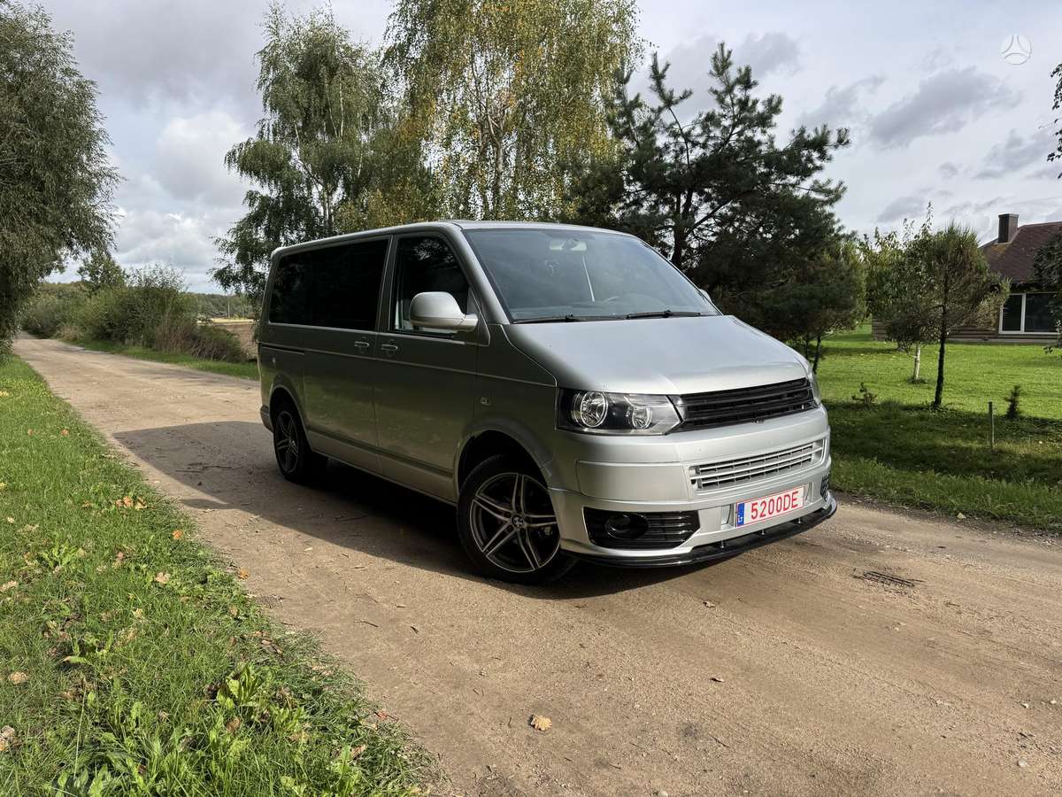 Volkswagen Multivan 2004 — салон