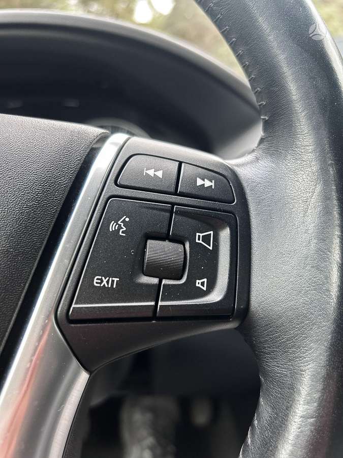 Volvo XC60 2012 — photo 17