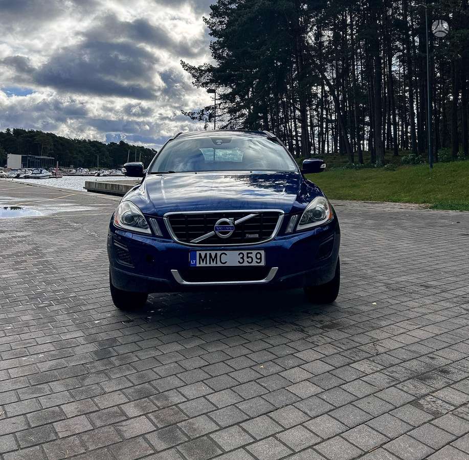 Volvo XC60 2012 — rear view