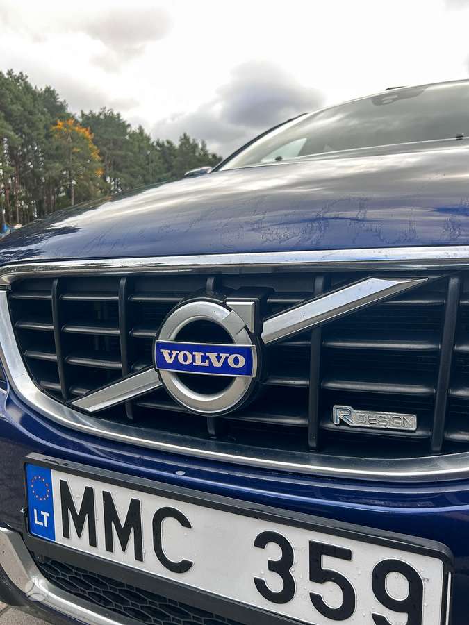 Volvo XC60 2012 — interior