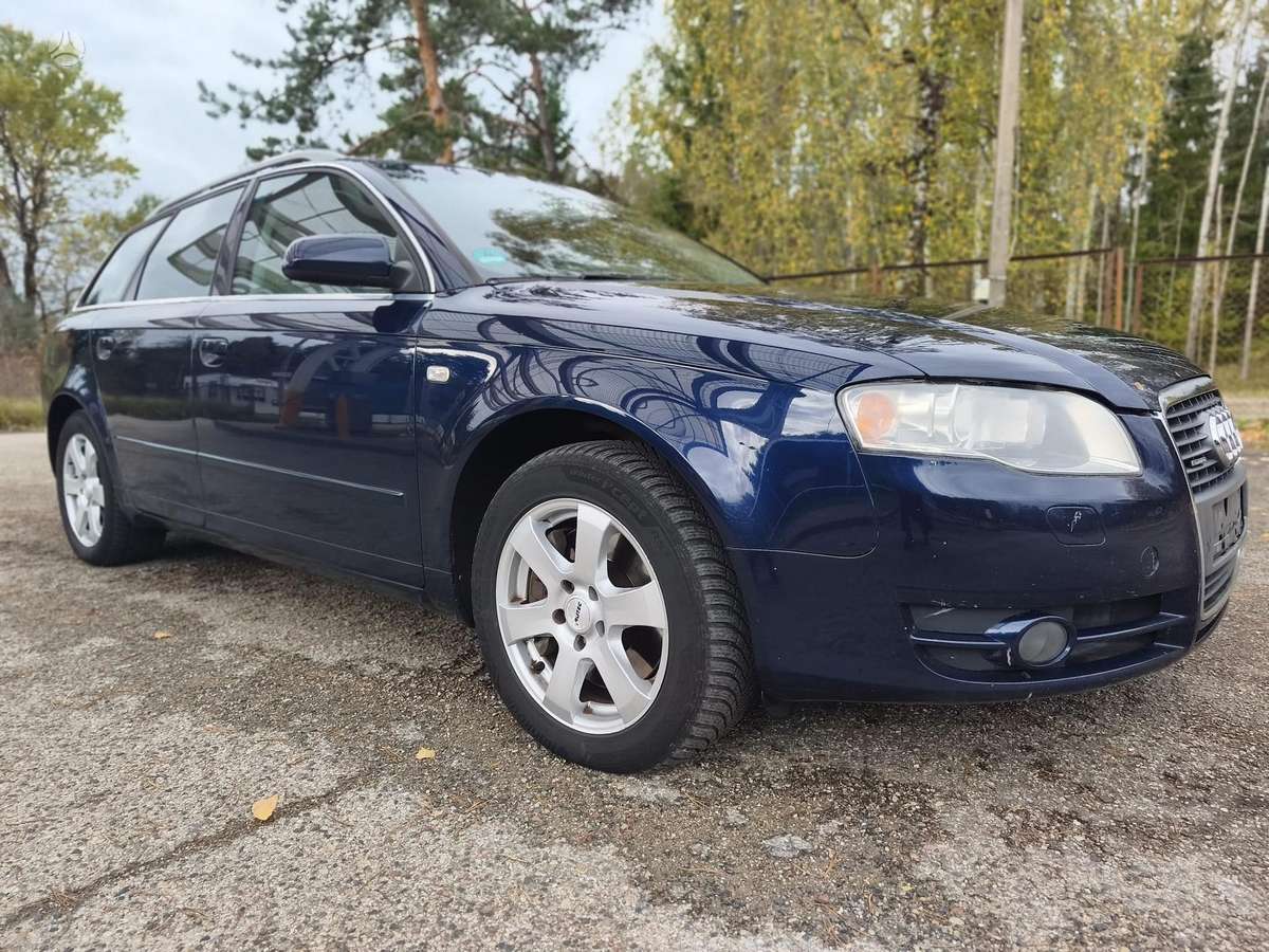 Audi A4 2006 — вигляд ззаду