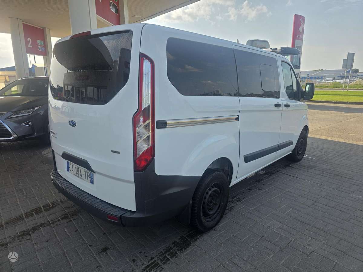 Ford Transit 2013 — rear view