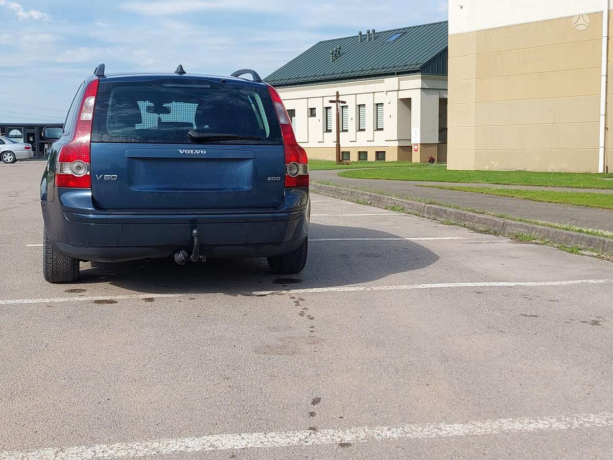 Volvo V50 2005 — engine 1997 cm³, 136 HP (100kW)