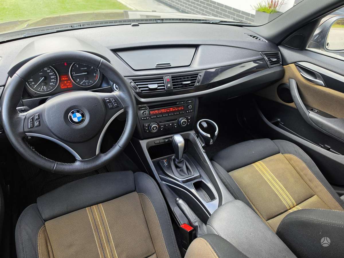 BMW X1 2011 — фото 19