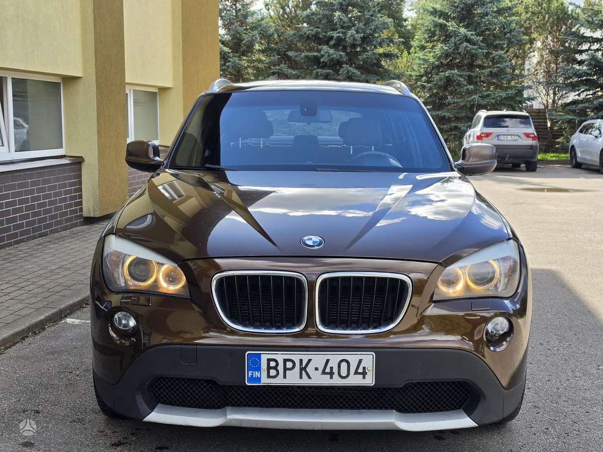 BMW X1 2011 — вигляд ззаду