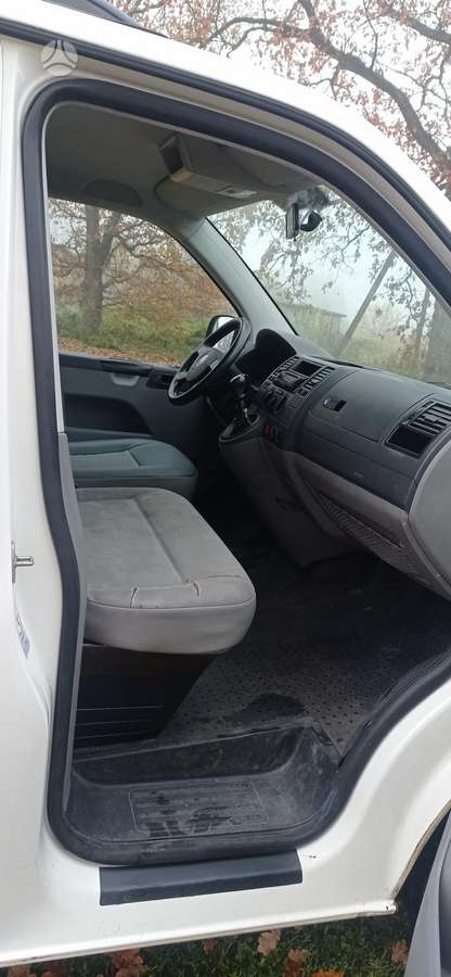 Volkswagen Transporter 2009 — photo 10