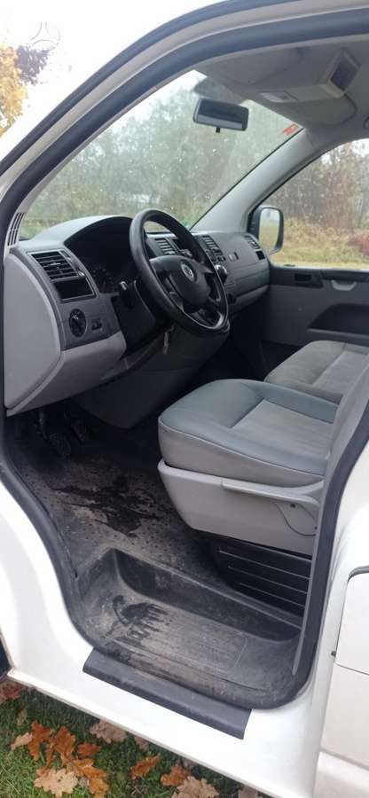 Volkswagen Transporter 2009 — photo 9