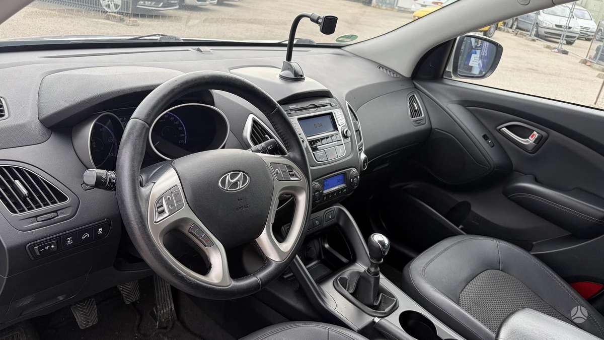 Hyundai ix35 2013 — photo 18