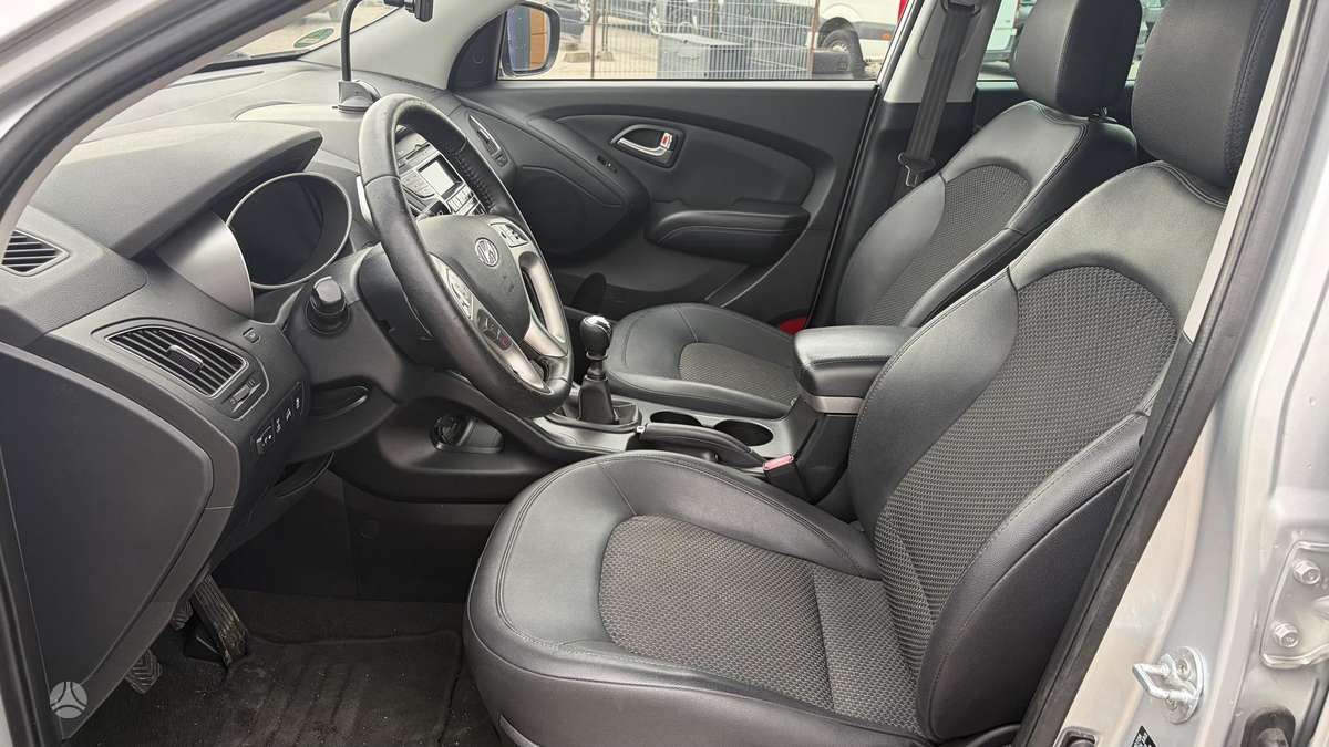 Hyundai ix35 2013 — photo 19