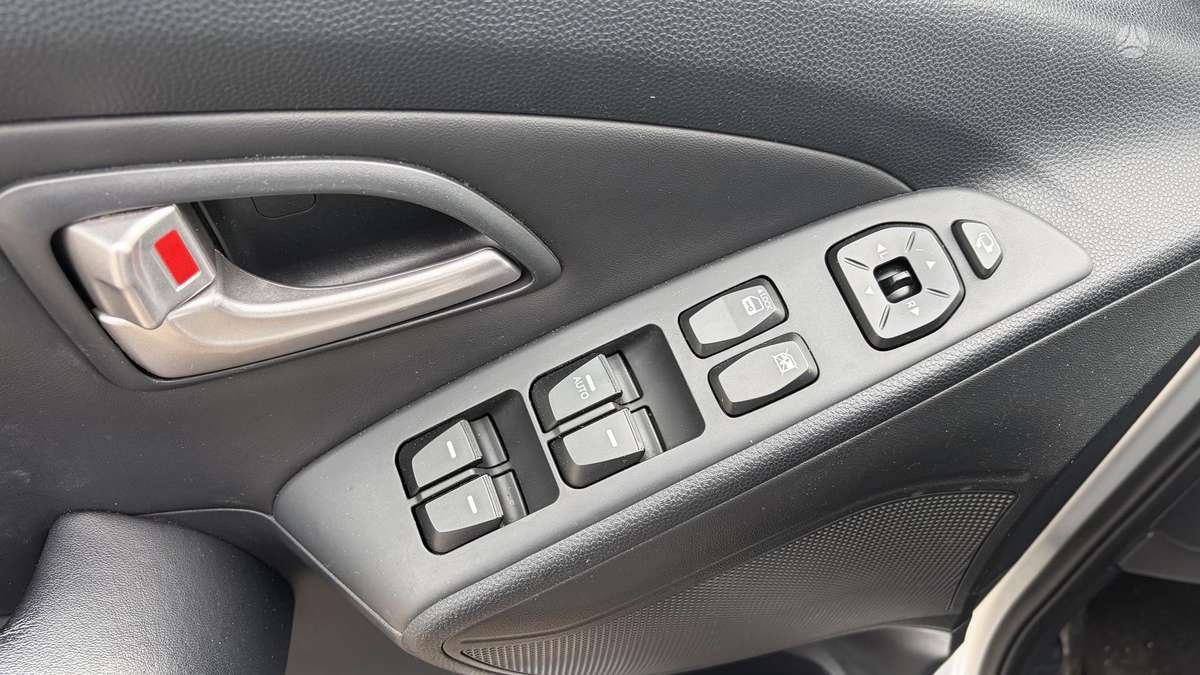 Hyundai ix35 2013 — photo 21