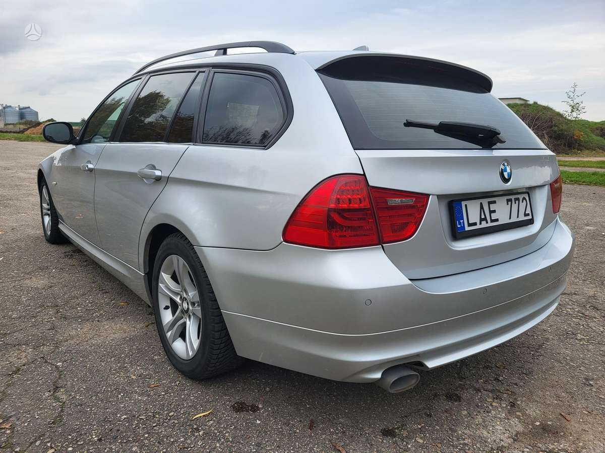 BMW 320 2009 — двигун 1995 cm³, 163 HP (120kW)