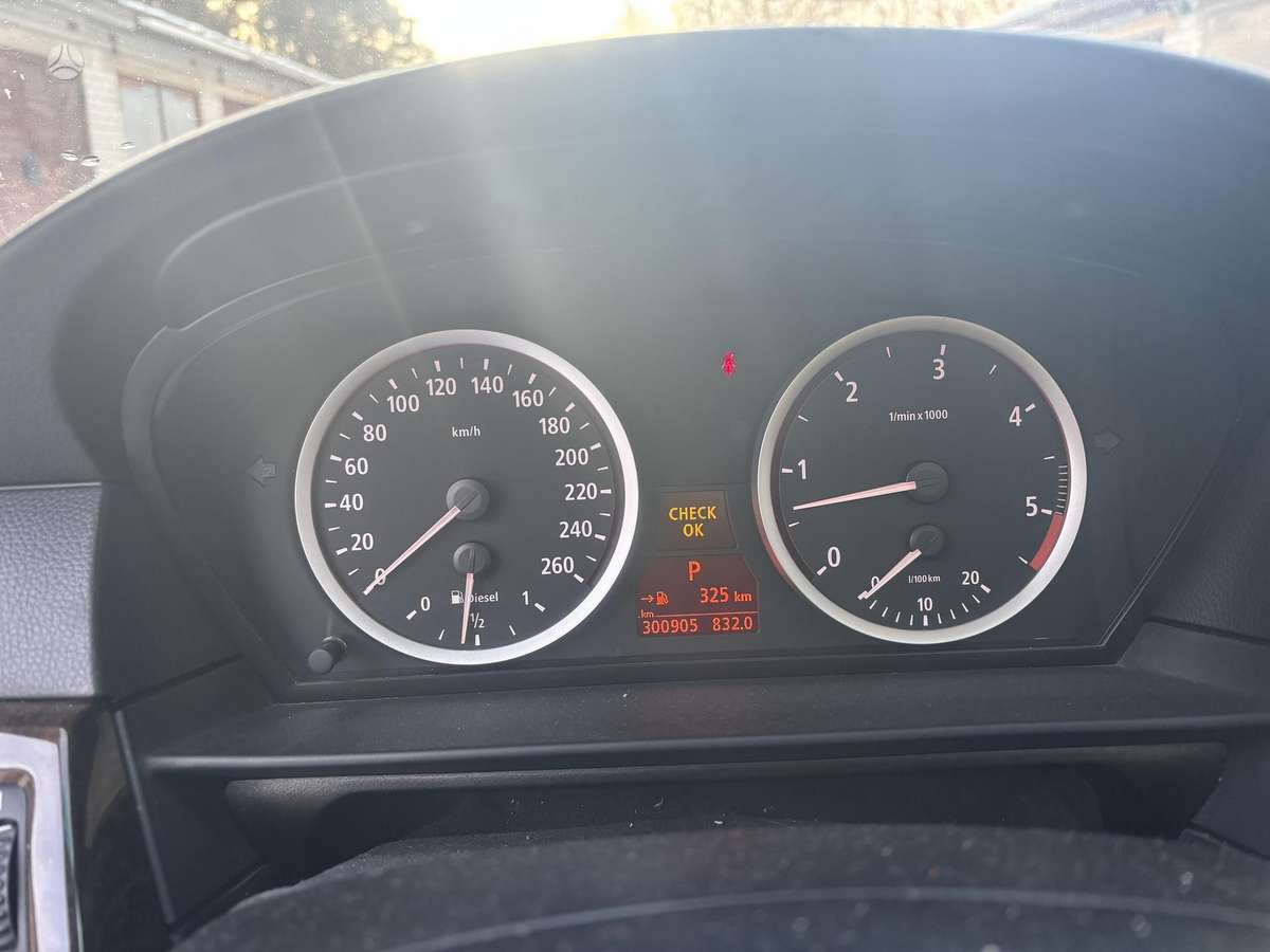 BMW 525 2005 — engine 2497 cm³, 177 HP (130kW)