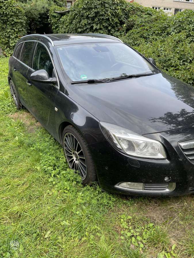Opel Insignia 2012 — rear view