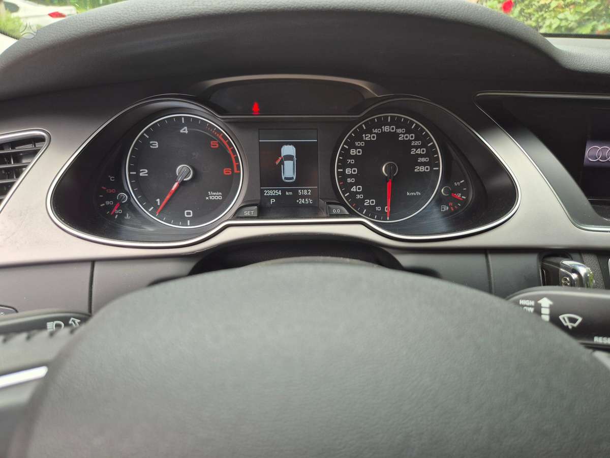 Audi A4 2013 — photo 15