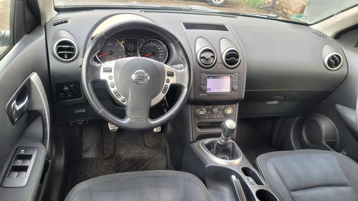 Nissan Qashqai 2011 — photo 13