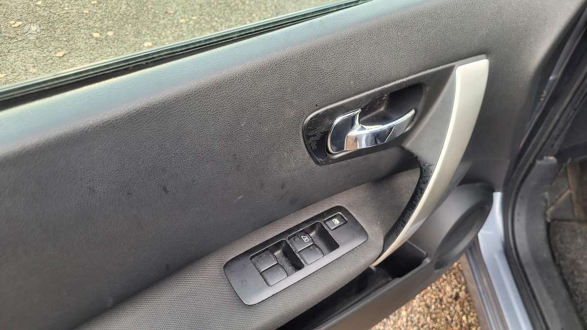 Nissan Qashqai 2011 — photo 15