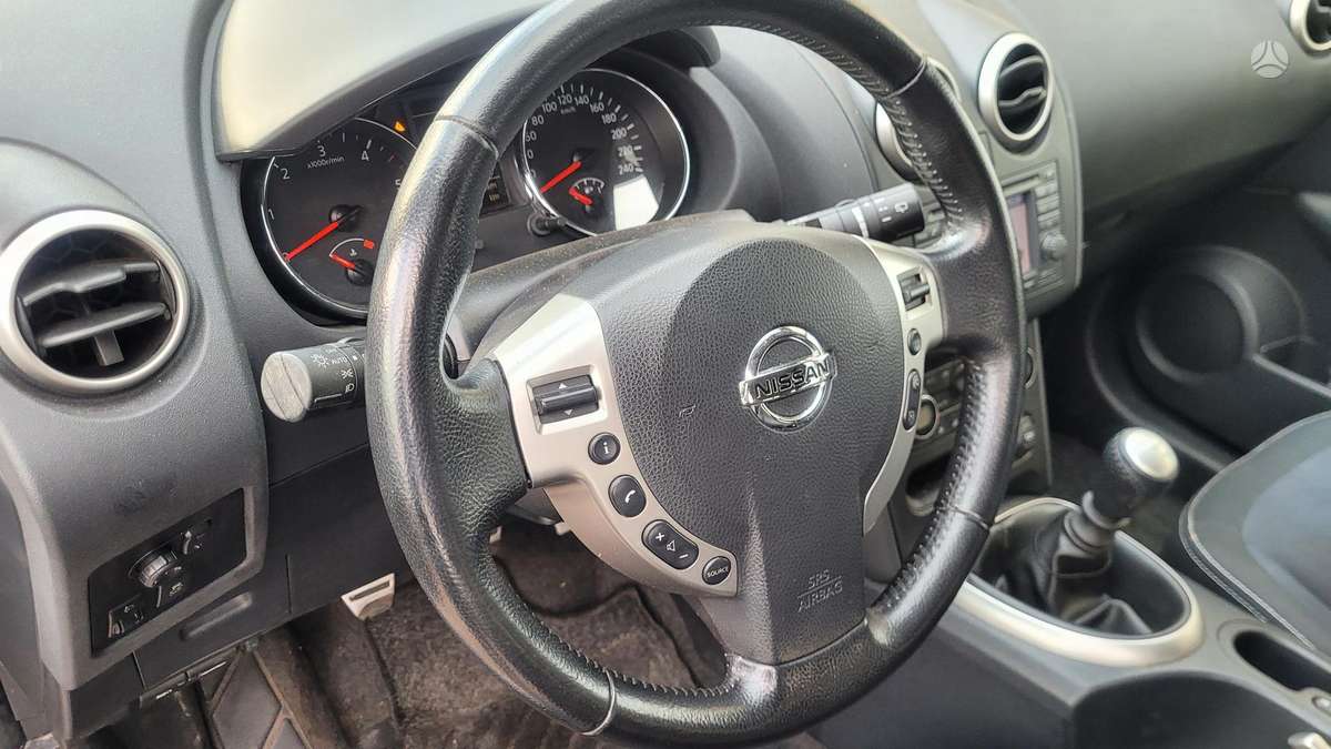 Nissan Qashqai 2011 — photo 17