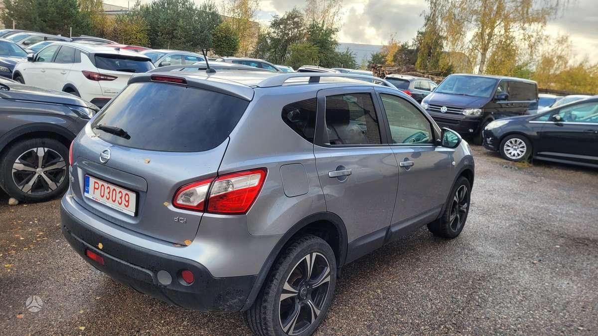 Nissan Qashqai 2011 — photo 8