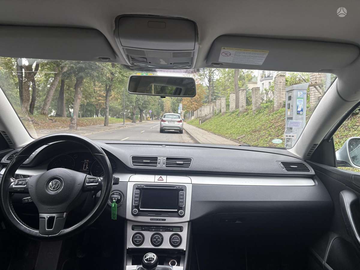 Volkswagen Passat 2009 — photo 9