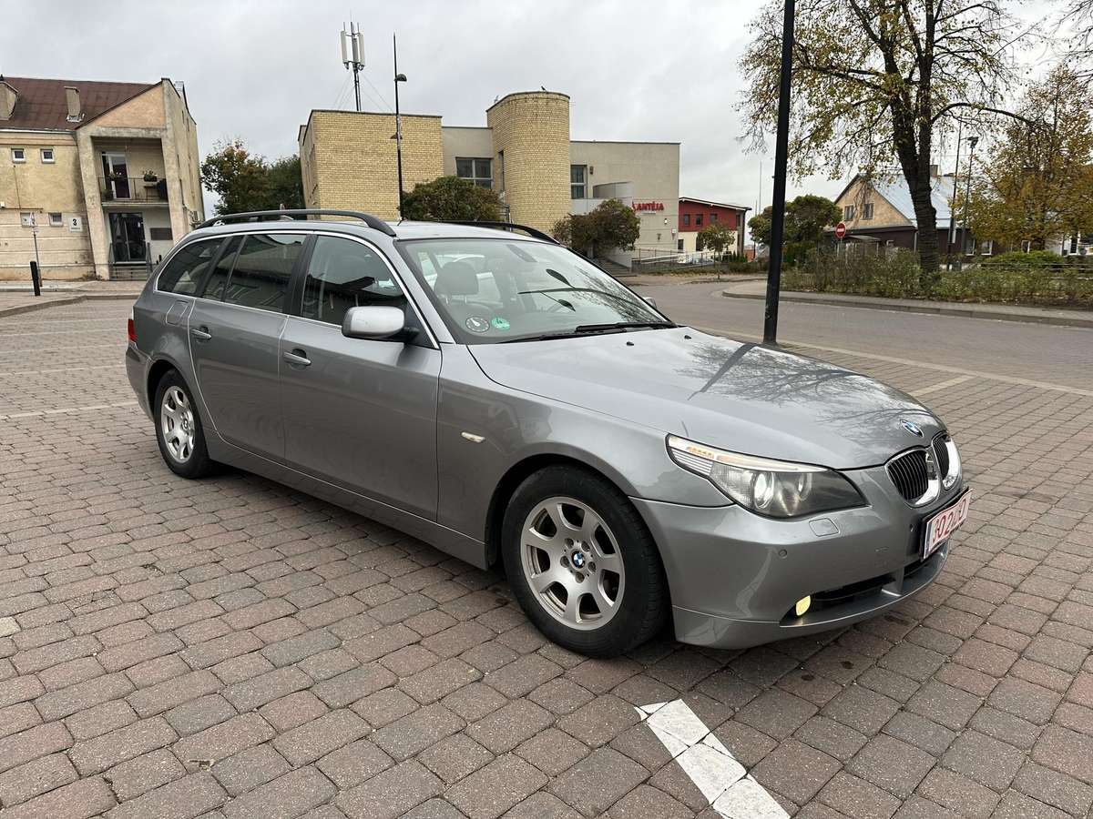 BMW 525 2006 — interior