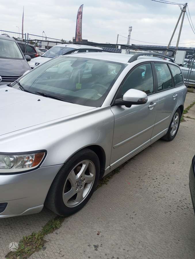 Volvo V50 2011 — photo 5