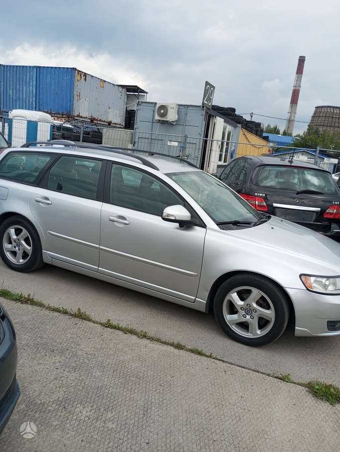 Volvo V50 2011 — photo 6