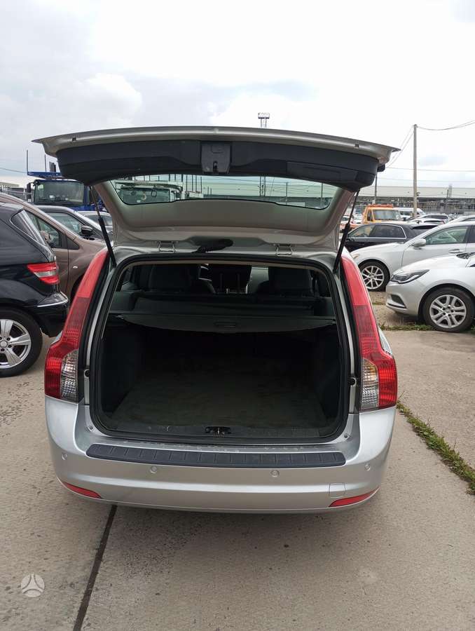 Volvo V50 2011 — photo 7