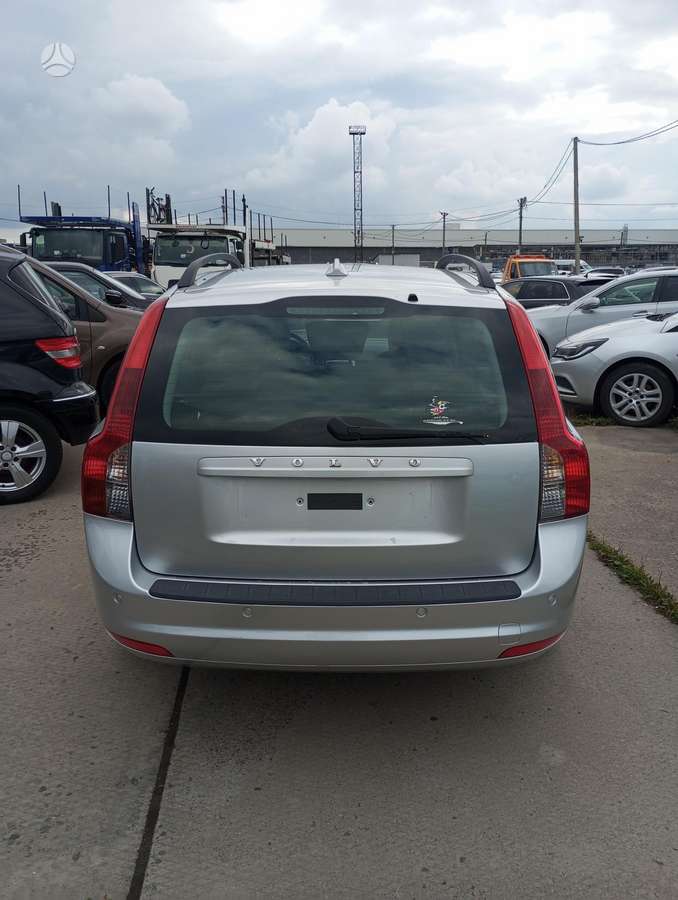 Volvo V50 2011 — photo 8