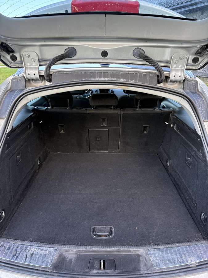 Opel Insignia 2010 — photo 11