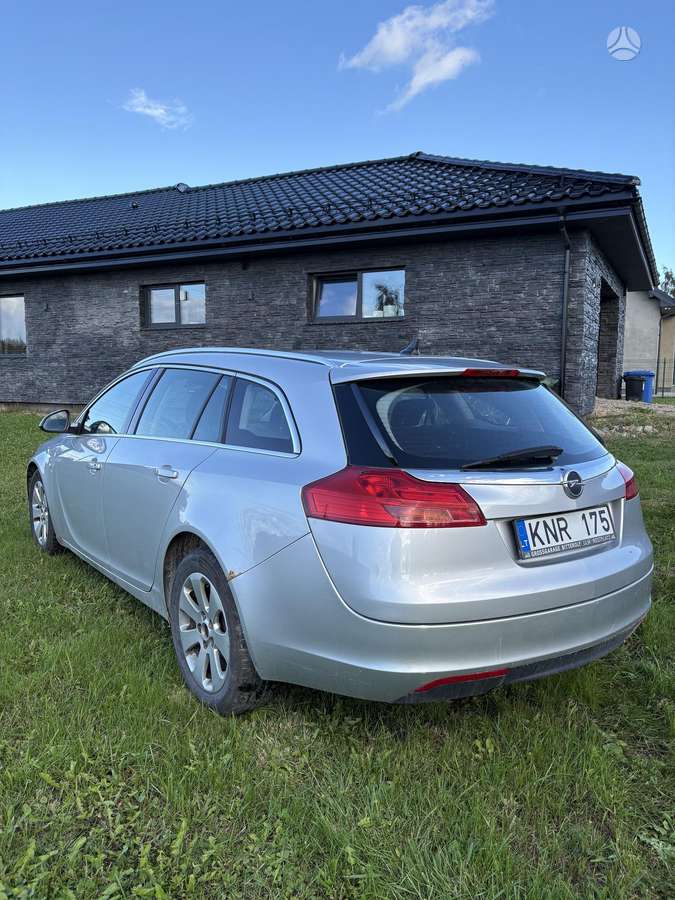 Opel Insignia 2010 — interior