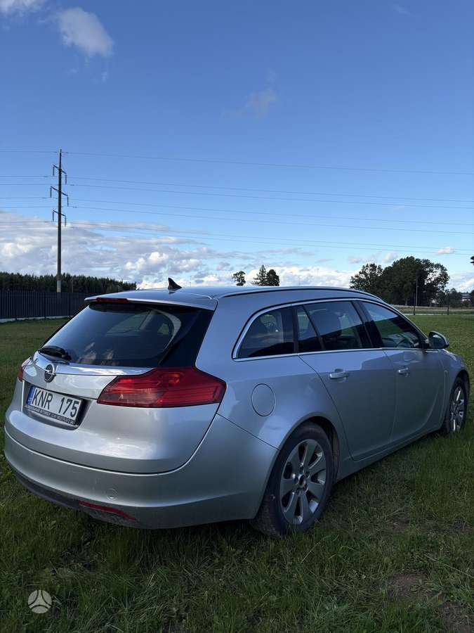 Opel Insignia 2010 — engine 1956 cm³, 131 HP (96kW)