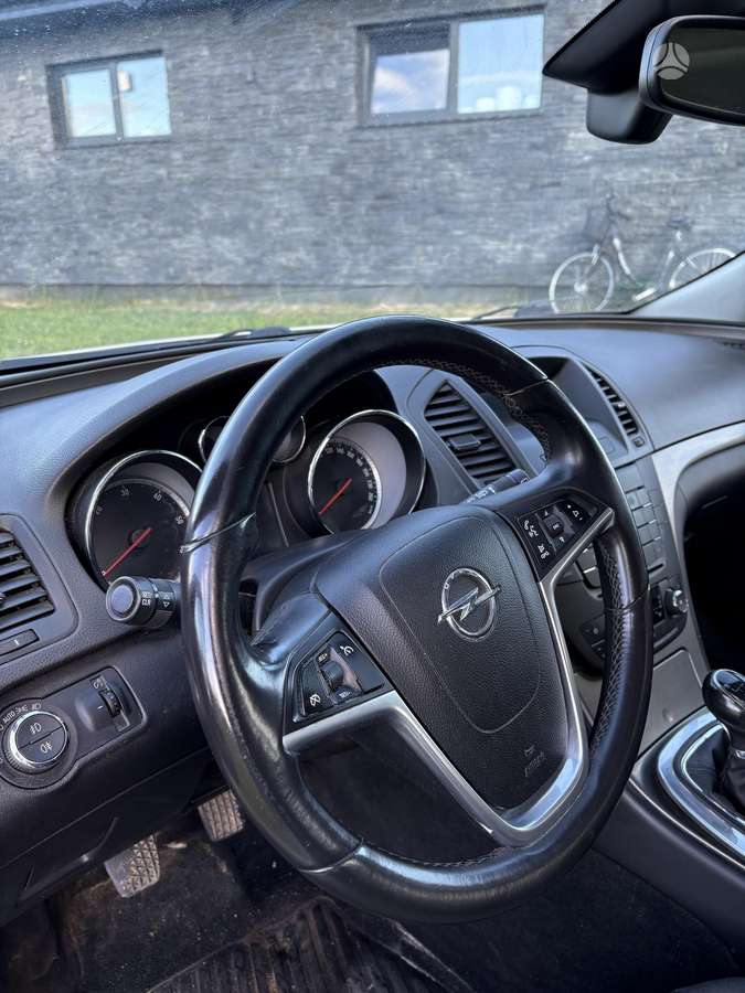 Opel Insignia 2010 — photo 8