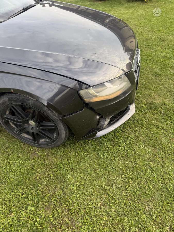Audi A4 2009 — салон