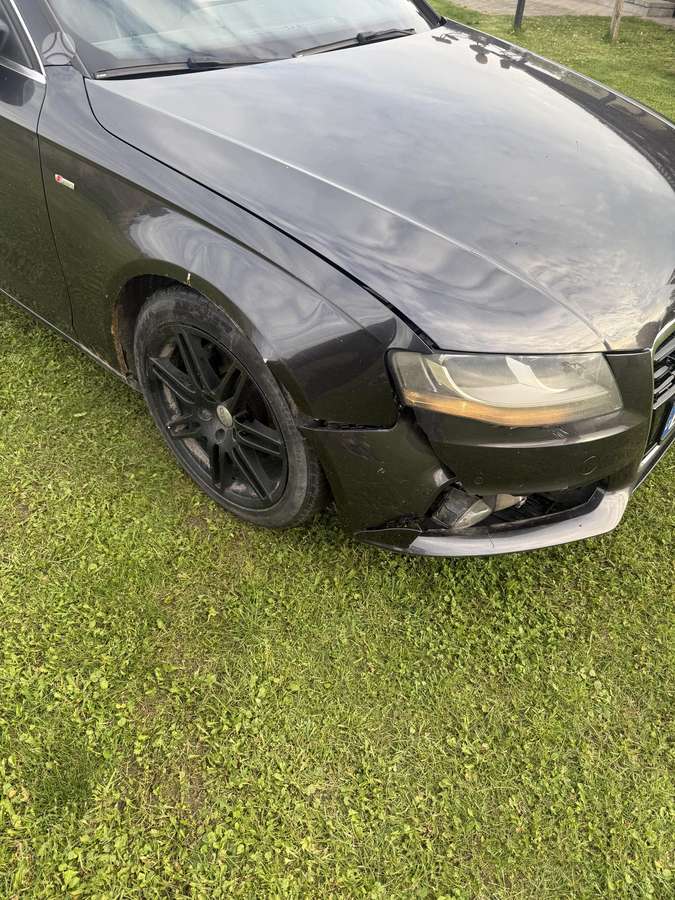Audi A4 2009 — двигун 1968 cm³, 143 HP (105kW)