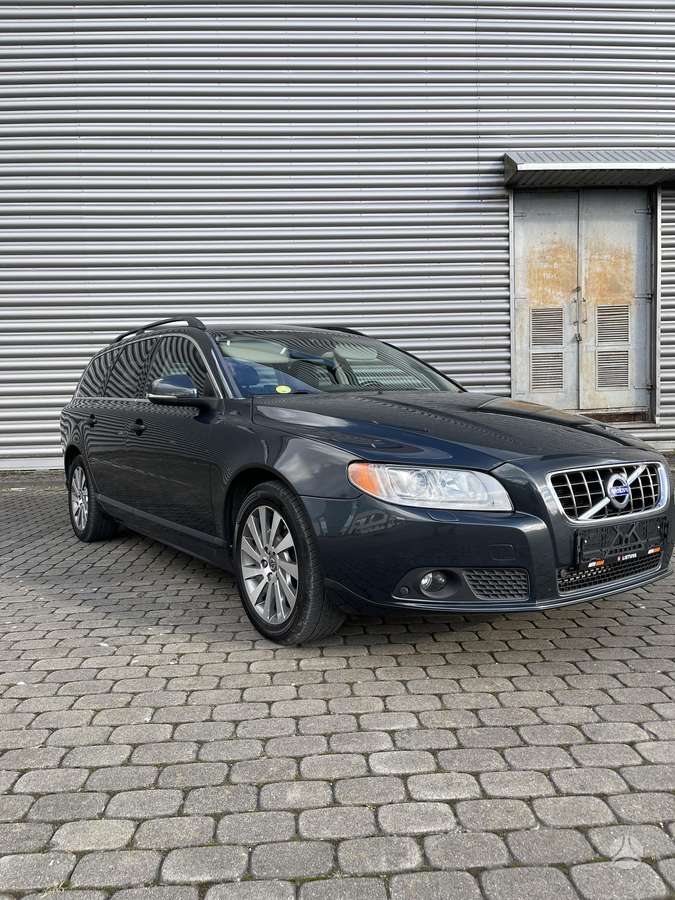 Volvo V70, 2012