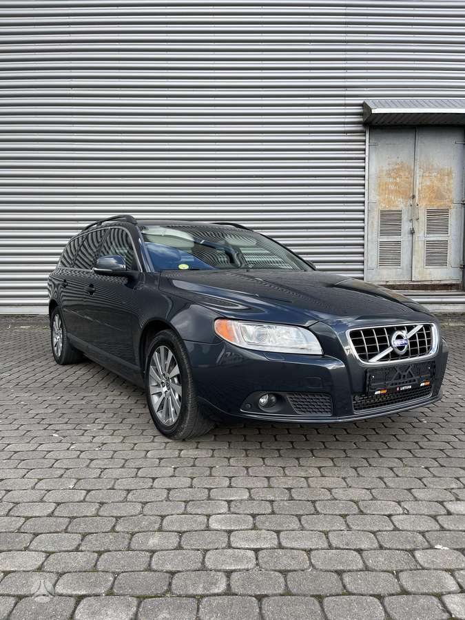 Volvo V70 2012 — photo 12