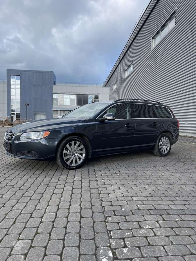 Volvo V70 2012 — photo 13