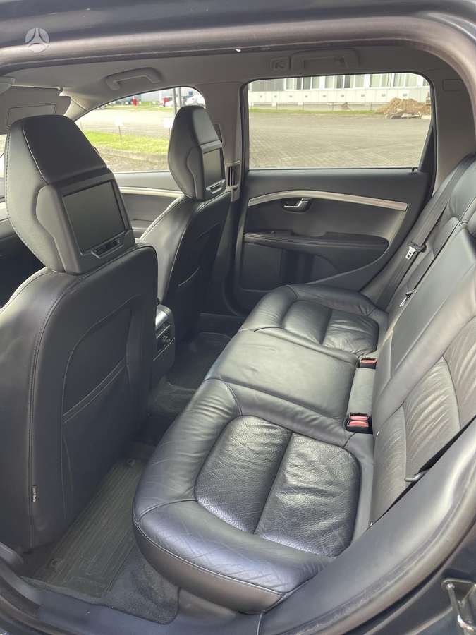 Volvo V70 2012 — photo 23