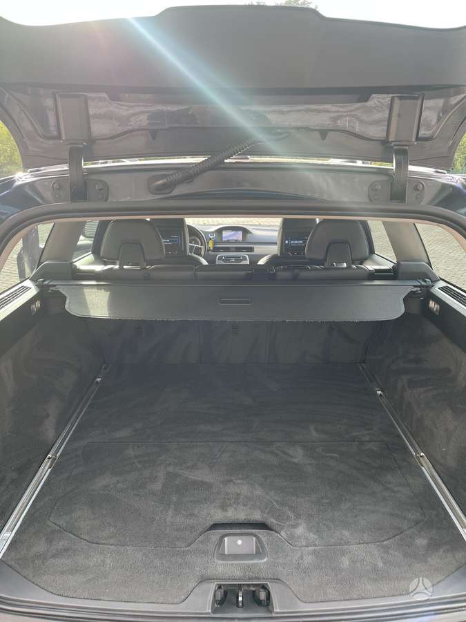 Volvo V70 2012 — photo 29