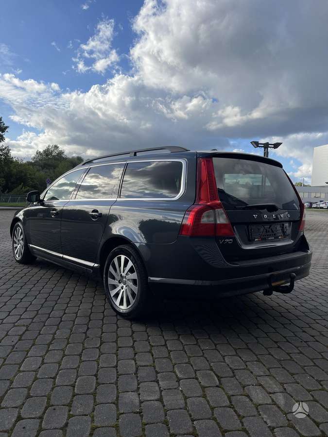 Volvo V70 2012 — photo 7