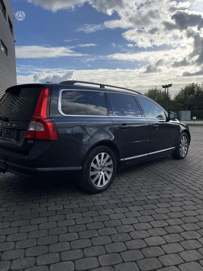Volvo V70 2012 — photo 8