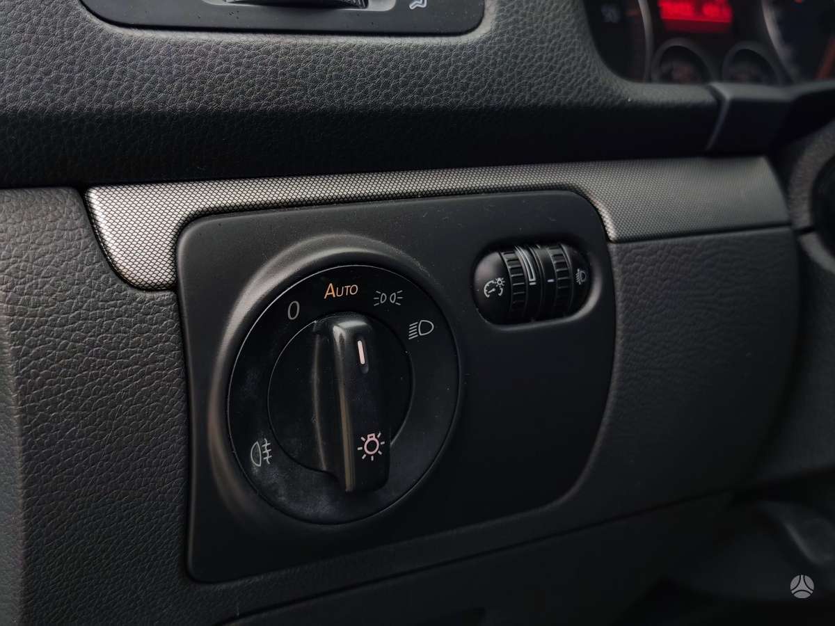 Volkswagen Golf 2009 — photo 10